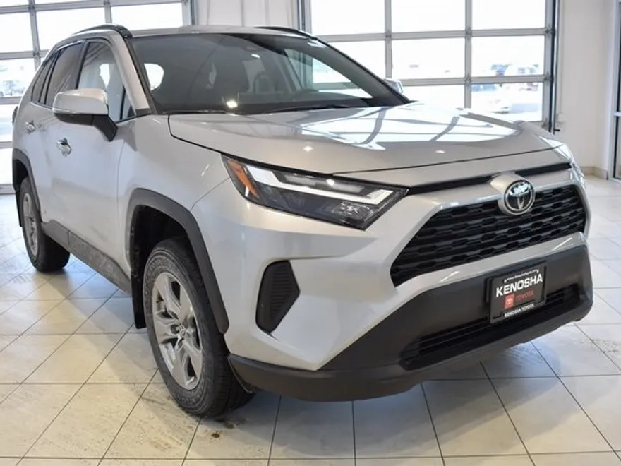 2025 Toyota RAV4 Hybrid XLE photo 1