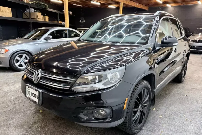 2013 Volkswagen Tiguan SE Sport photo 1