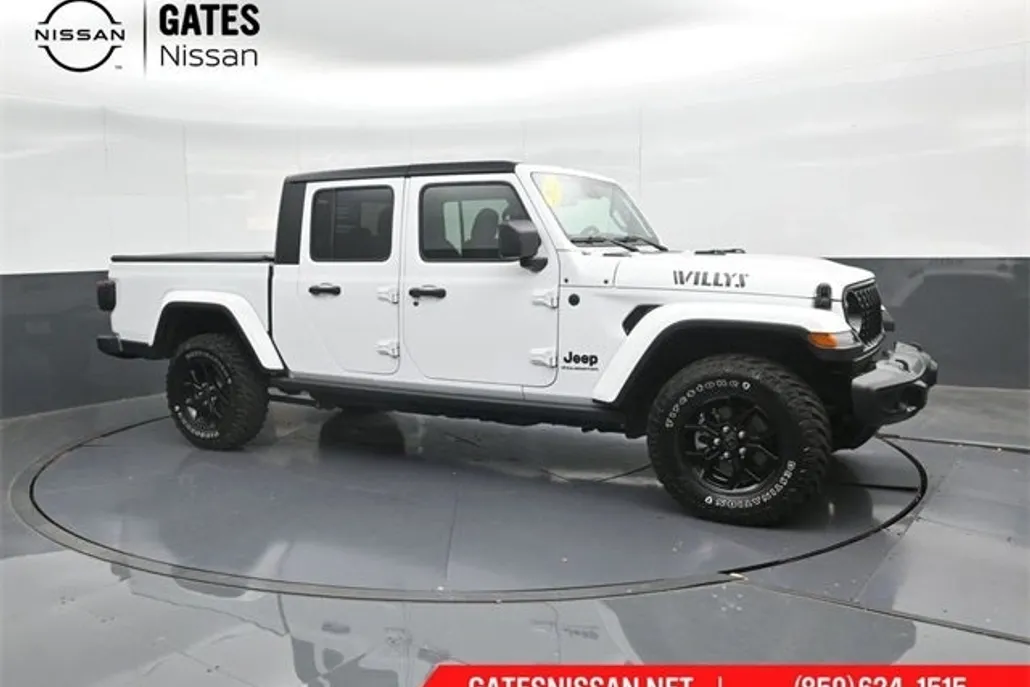 2024 Jeep Gladiator Willys photo 1
