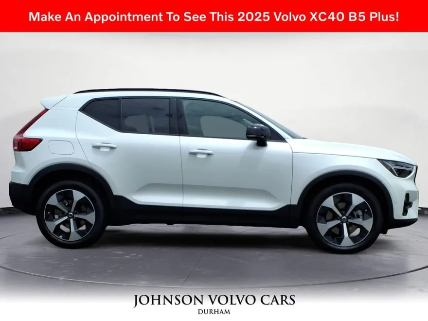 2025 Volvo XC40 Plus AWD photo 1