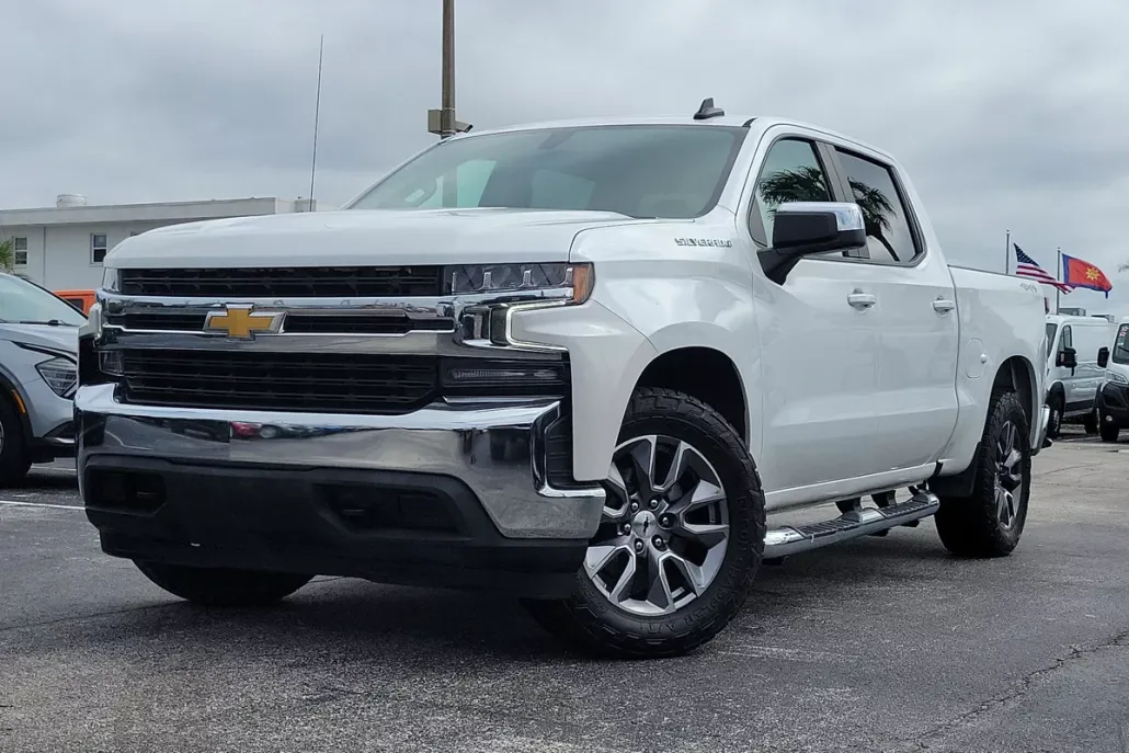 2022 Chevrolet Silverado 1500 LT photo 1