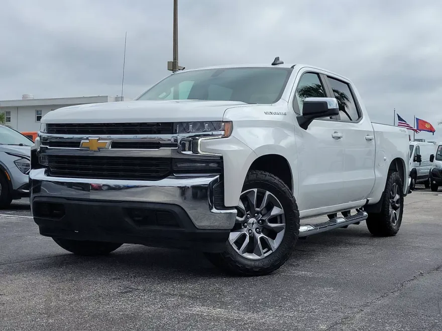 2022 Chevrolet Silverado 1500 LT photo 1