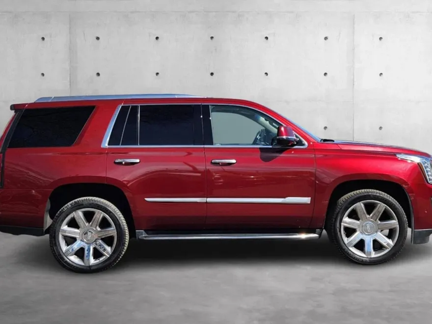 2020 Cadillac Escalade Premium Luxury photo 2