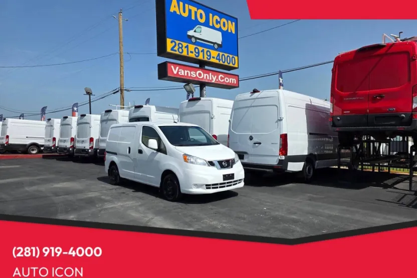 2019 Nissan NV200 SV photo 1