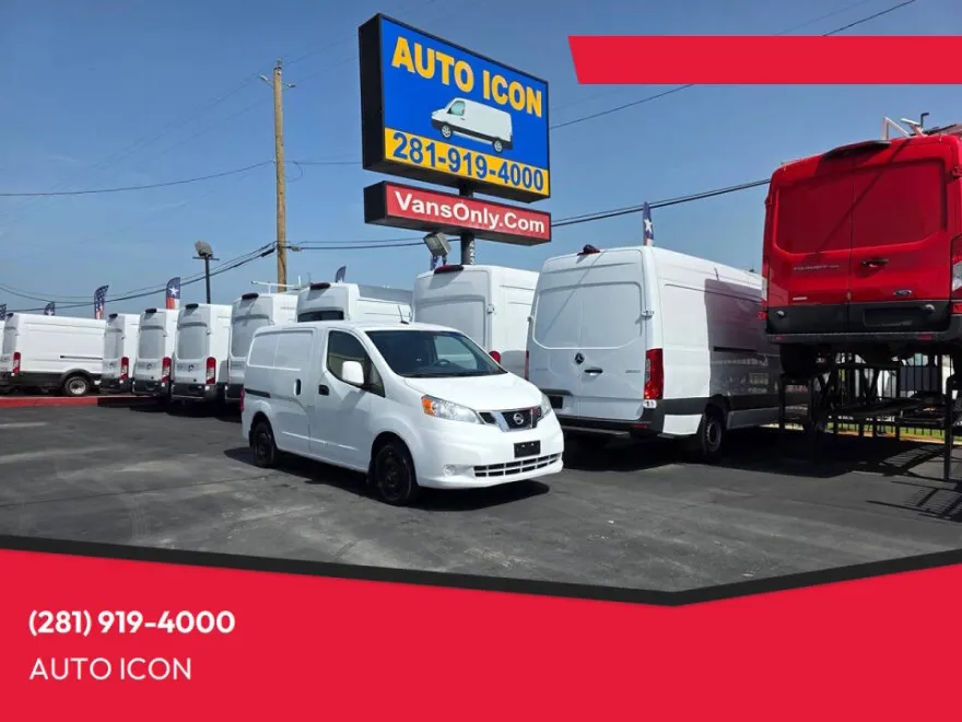2019 Nissan NV200 SV photo 1