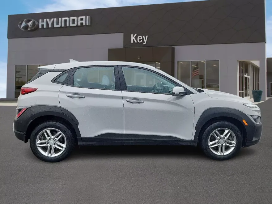 2023 Hyundai Kona SE photo 1