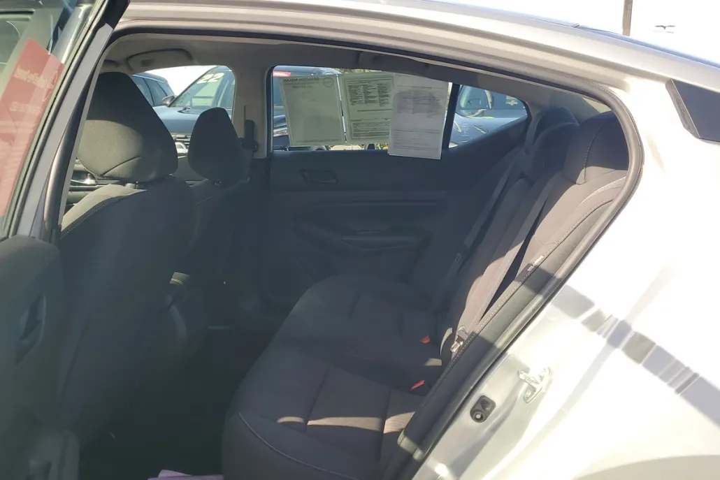 2024 Nissan Altima 2.5 SV photo 1