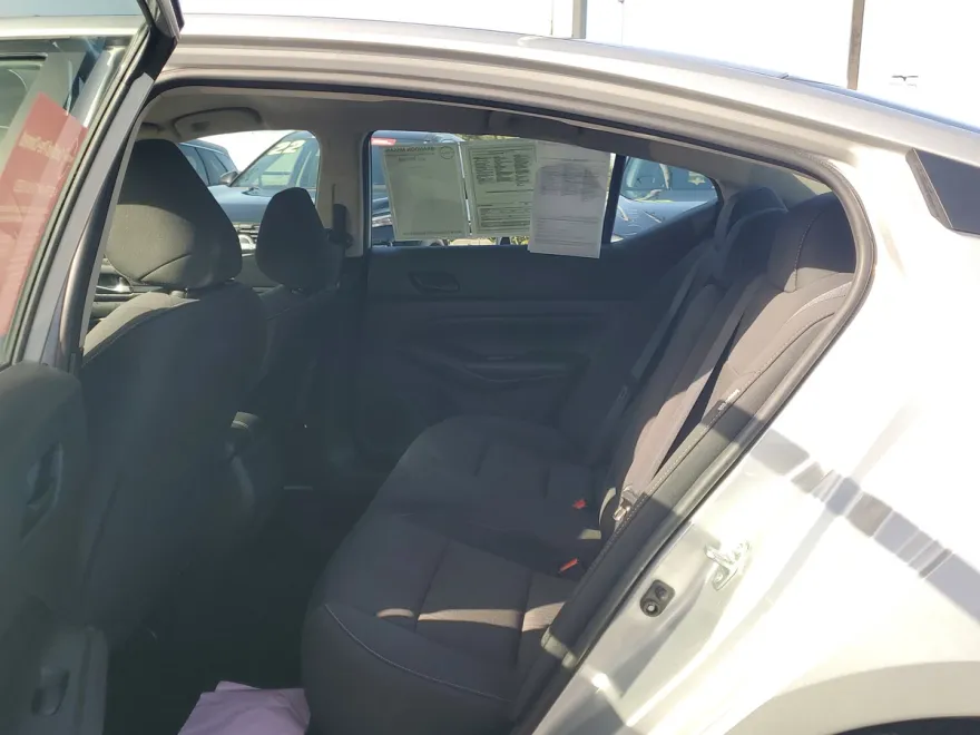 2024 Nissan Altima 2.5 SV photo 1