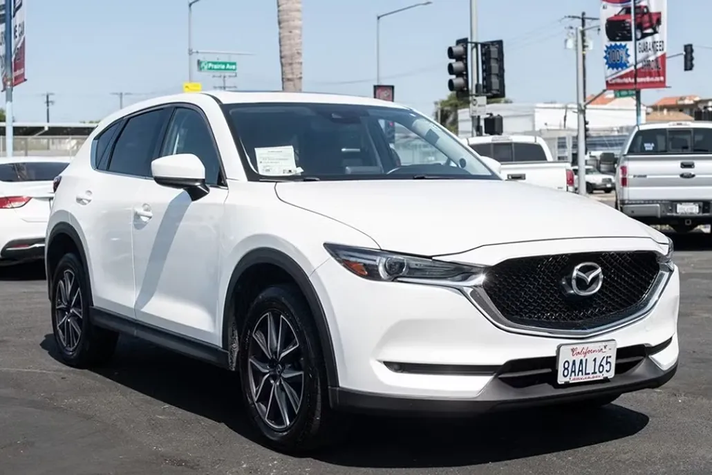 2017 Mazda CX-5 Grand Touring Select photo 1