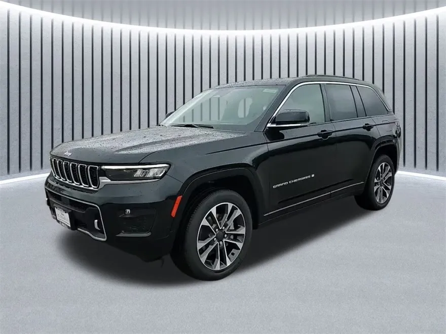 2025 Jeep Grand Cherokee Overland photo 1