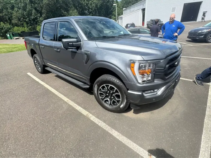 2023 Ford F-150 XLT photo 1