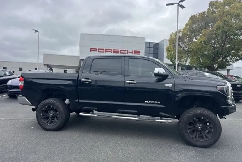 2015 Toyota Tundra Limited photo 1