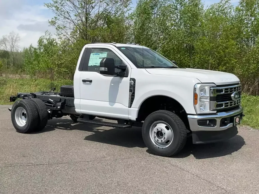 2024 Ford F-350 XL photo 1