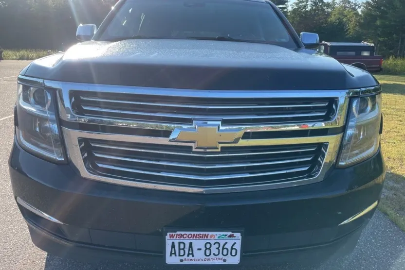 2017 Chevrolet Suburban Premier photo 1