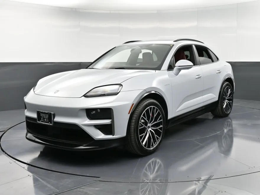 2025 Porsche Macan Turbo Electric photo 1