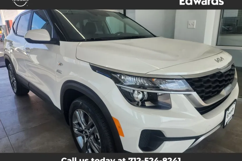 2023 Kia Seltos LX photo 1