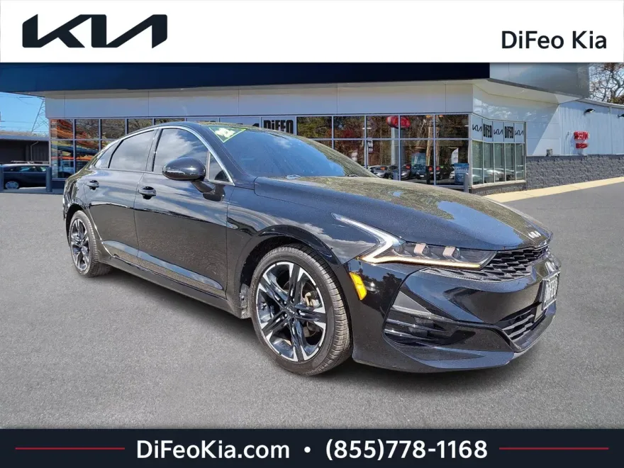 2022 Kia K5 GT-Line photo 1
