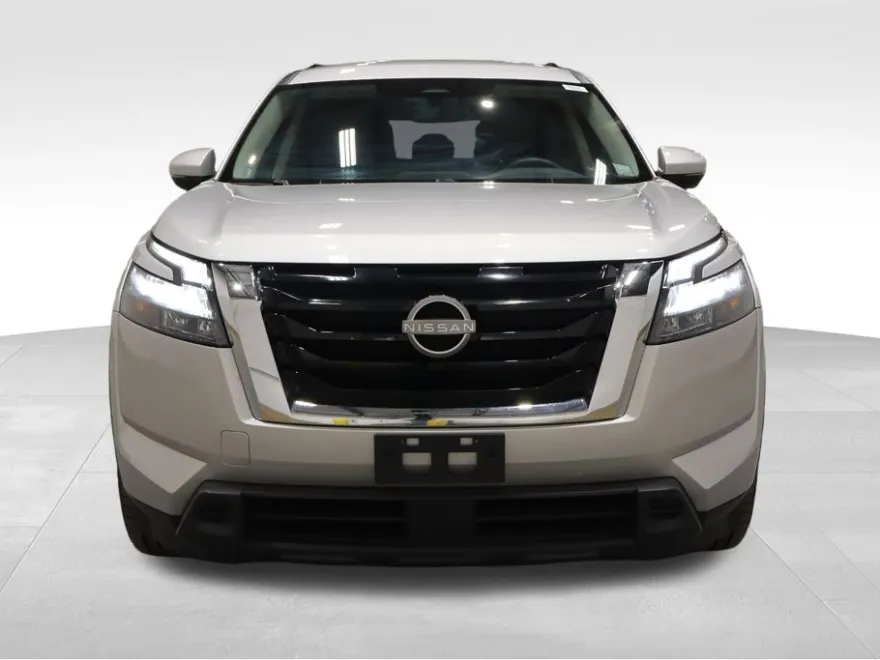 2024 Nissan Pathfinder SV photo 2