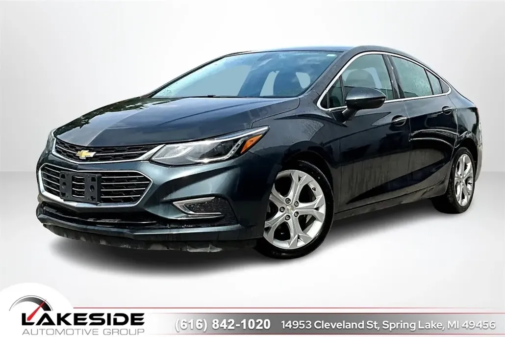 2017 Chevrolet Cruze Premier photo 1
