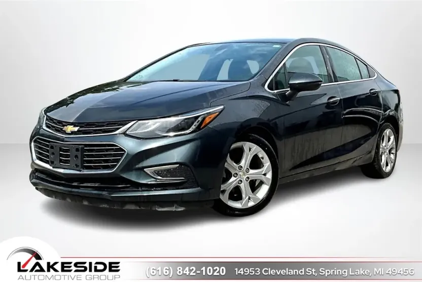 2017 Chevrolet Cruze Premier photo 1