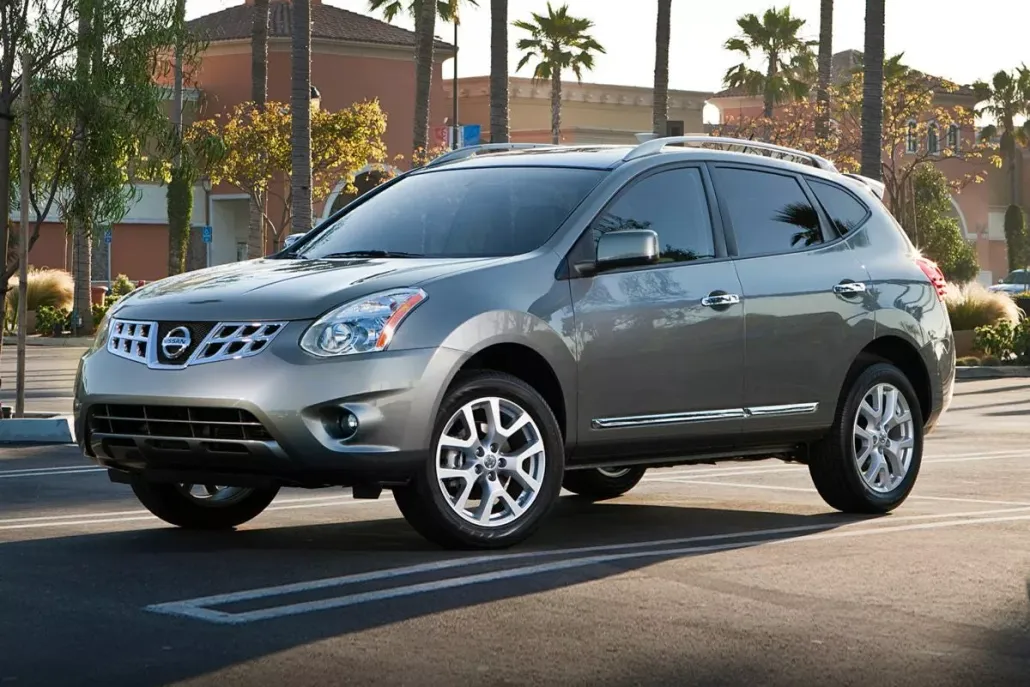 2013 Nissan Rogue SV photo 1