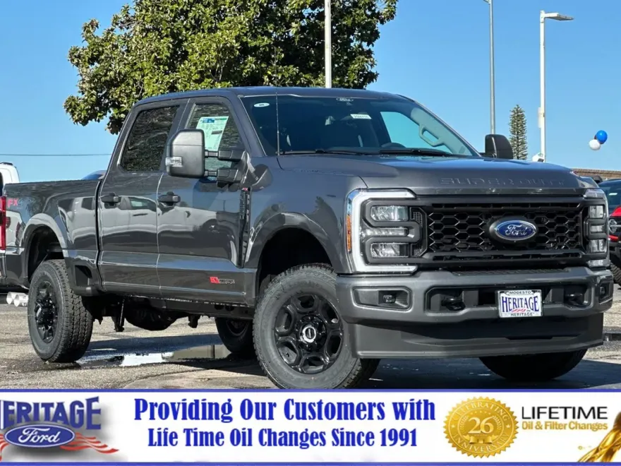 2025 Ford F-250 photo 1