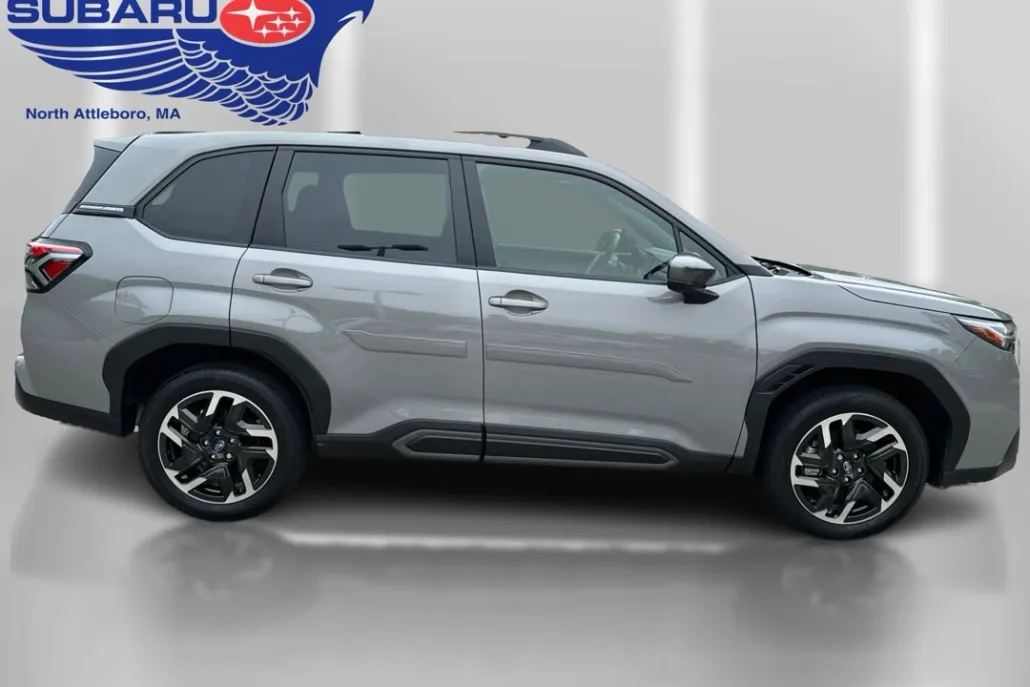 2025 Subaru Forester Limited Base photo 1