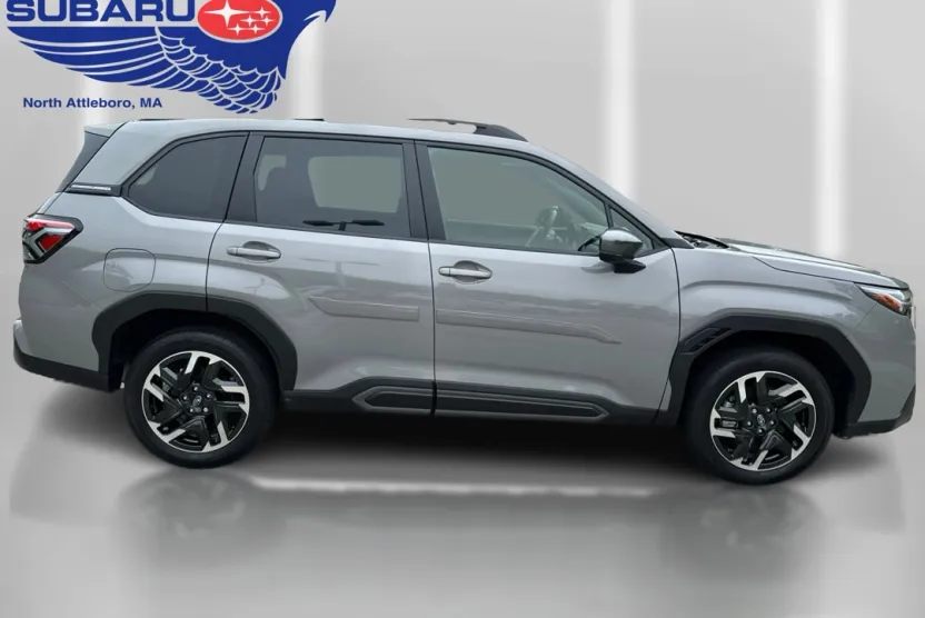 2025 Subaru Forester Limited Base photo 1