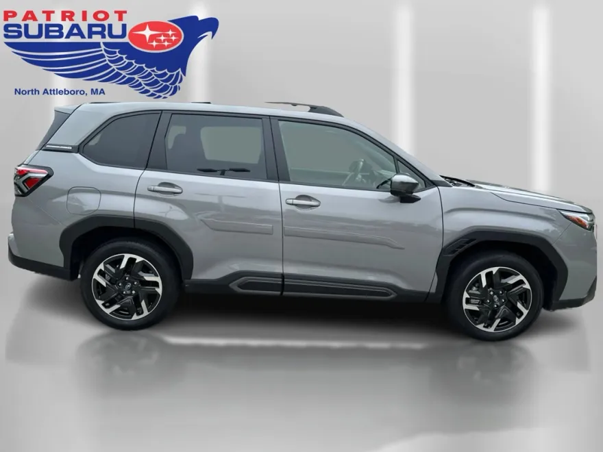 2025 Subaru Forester Limited Base photo 1