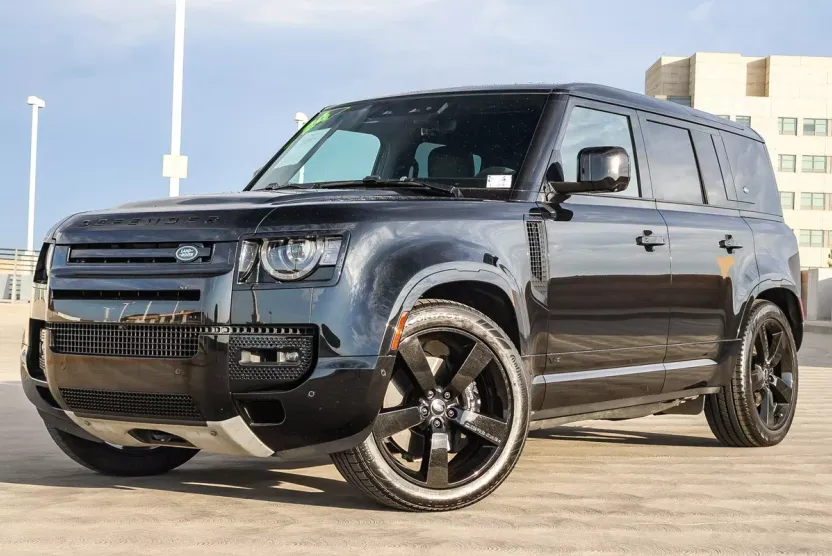 2024 Land Rover Defender 110 V8 photo 1