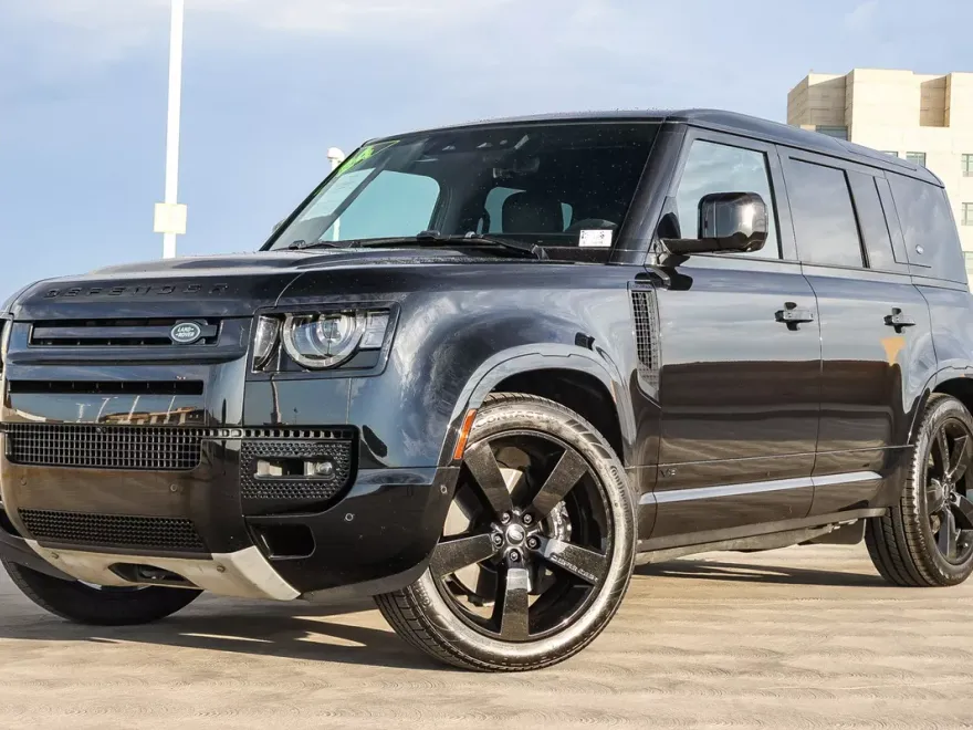 2024 Land Rover Defender 110 V8 photo 1