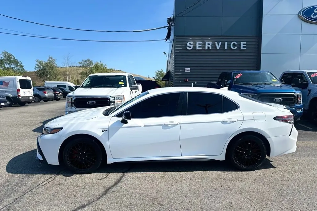 2023 Toyota Camry SE photo 1