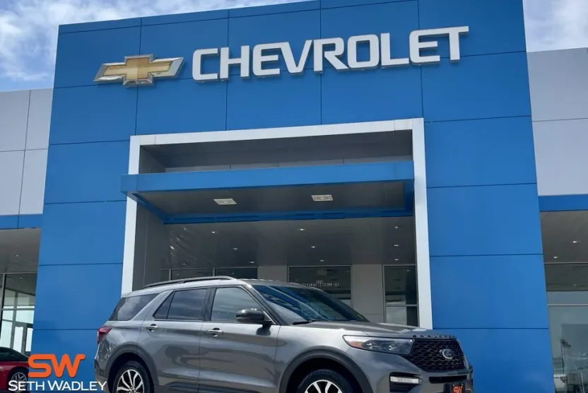 2021 Ford Explorer ST photo 1