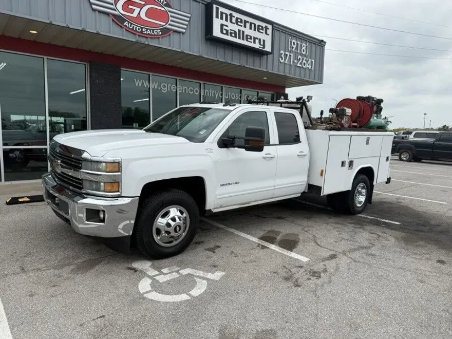 2015 Chevrolet Silverado 3500HD LT photo 1