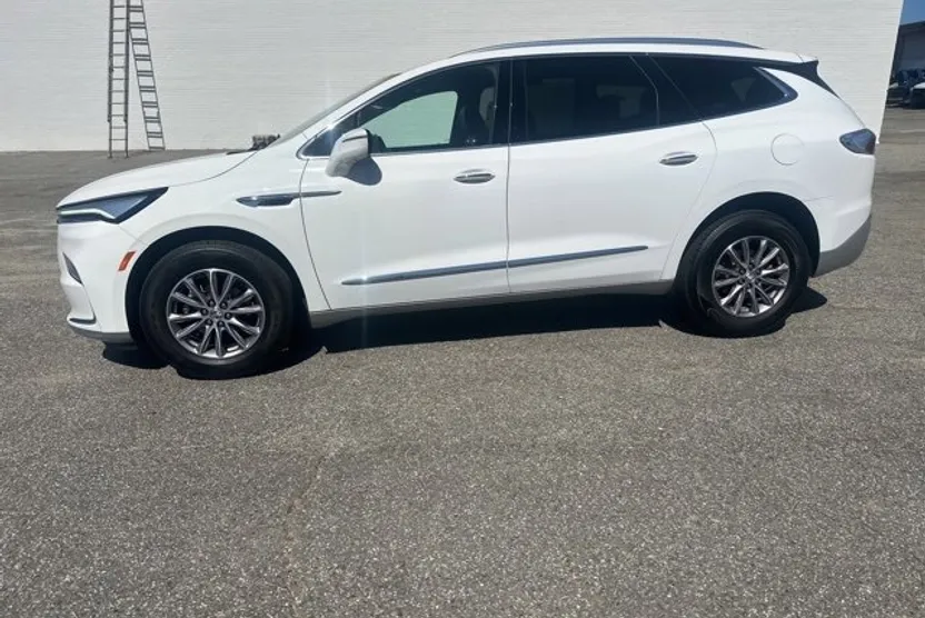 2024 Buick Enclave Premium photo 1