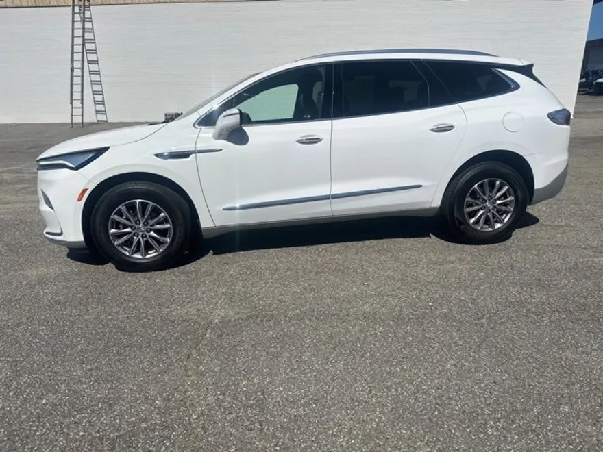 2024 Buick Enclave Premium photo 1