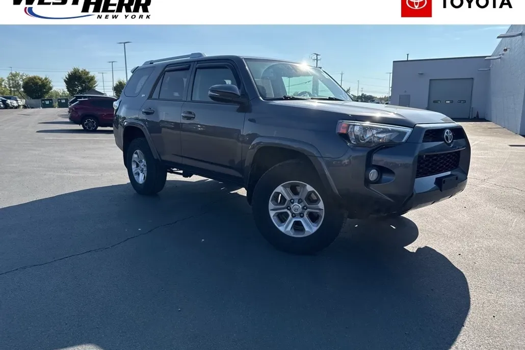 2018 Toyota 4Runner SR5 Premium photo 1