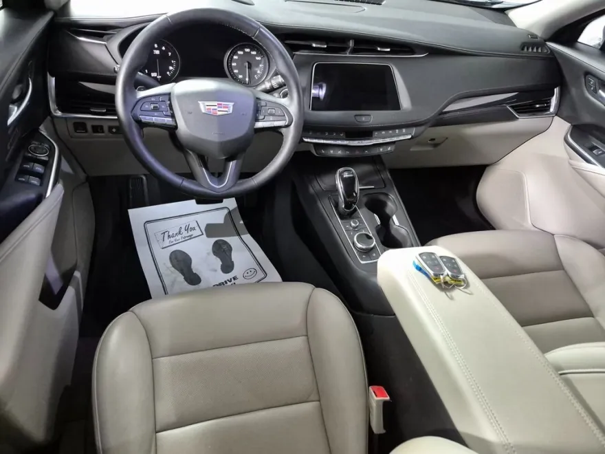 2021 Cadillac XT4 Premium Luxury photo 1