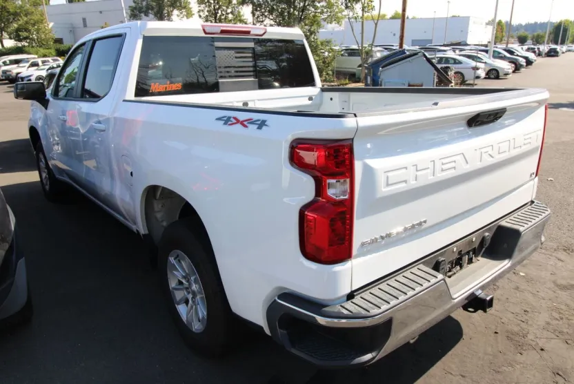 2024 Chevrolet Silverado 1500 LT photo 1