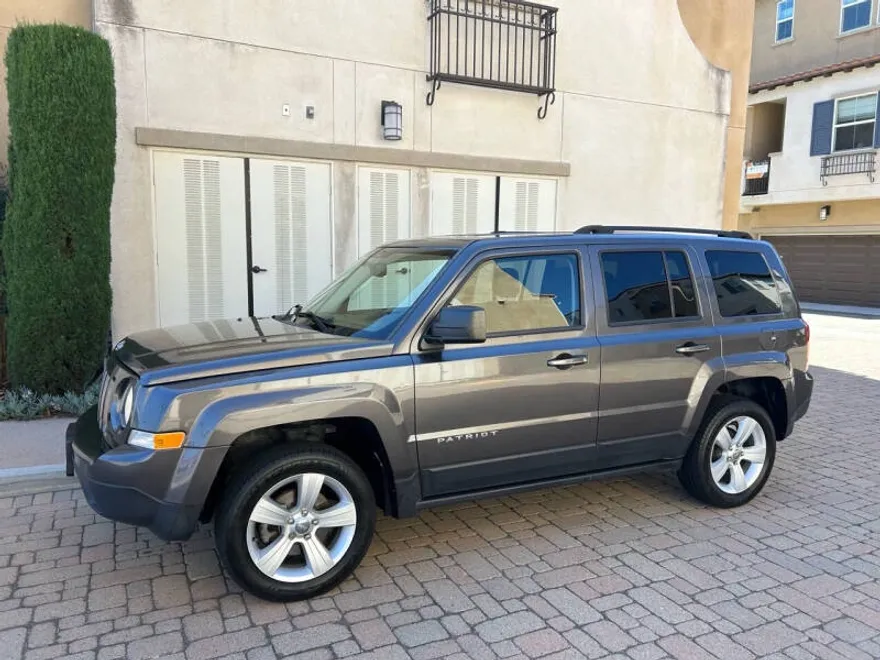 2016 Jeep Patriot Latitude photo 1