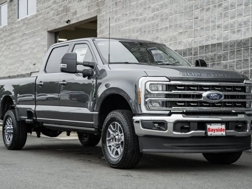 2026 Ford F-350 Lariat photo 1