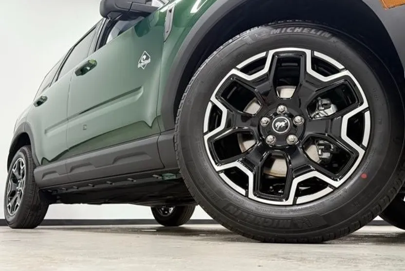 2025 Ford Bronco Sport Outer Banks photo 1