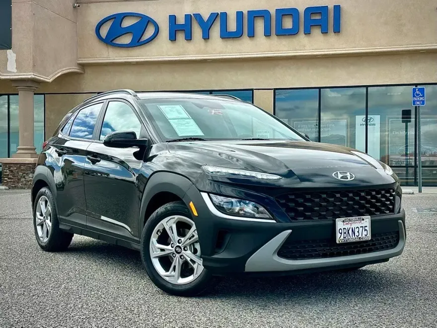 2022 Hyundai Kona SEL photo 1