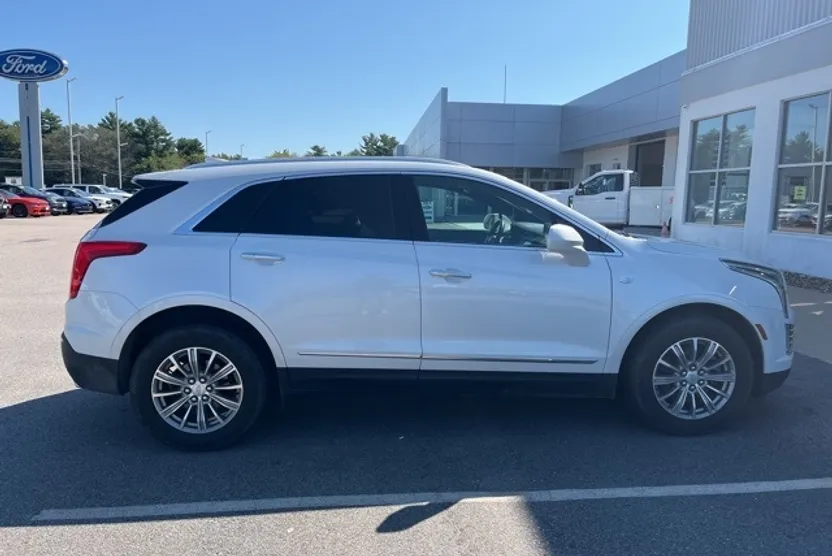 2017 Cadillac XT5 Luxury photo 1