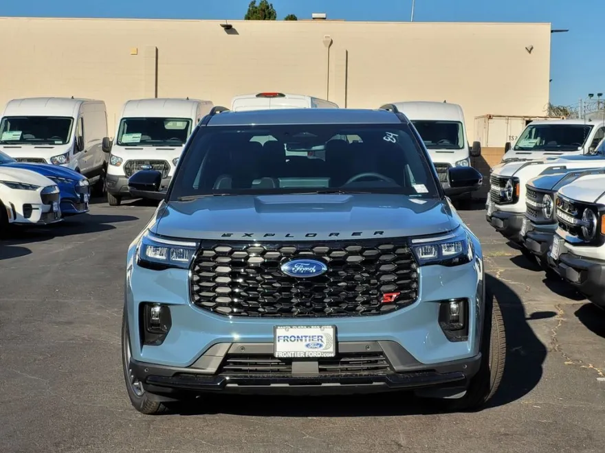 2025 Ford Explorer ST photo 1