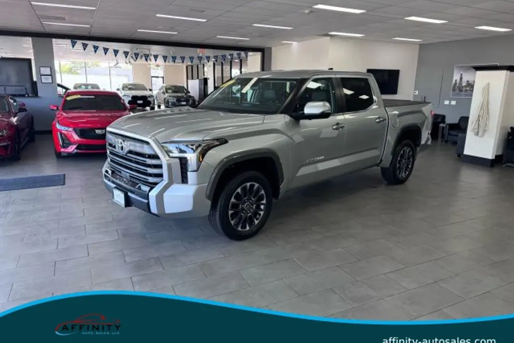 2024 Toyota Tundra CrewMax Limited photo 1