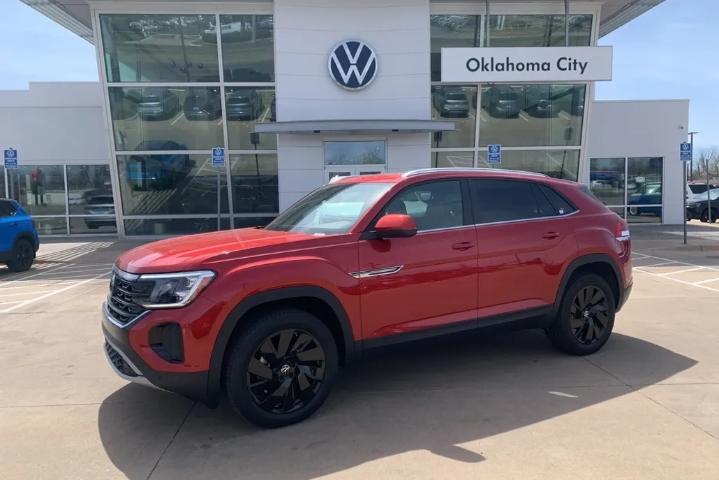 2025 Volkswagen Atlas Cross Sport SE Technology photo 1