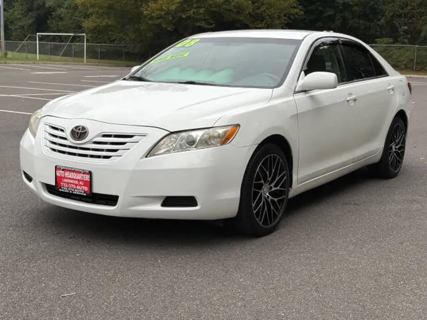 2008 Toyota Camry LE photo 1