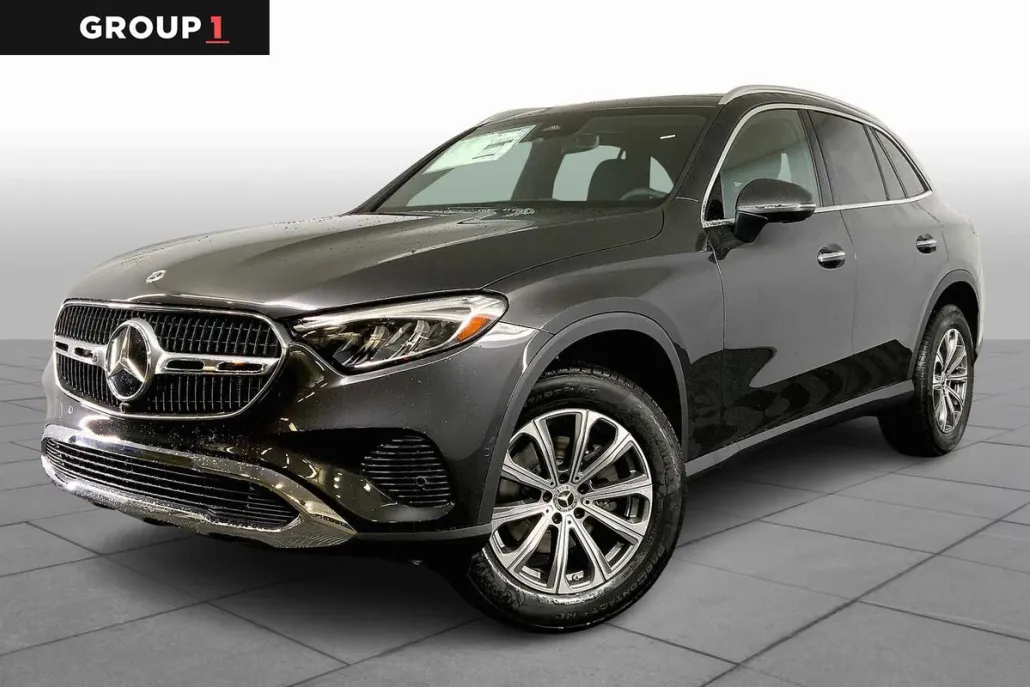 2025 Mercedes Benz GLC 300 4MATIC photo 1