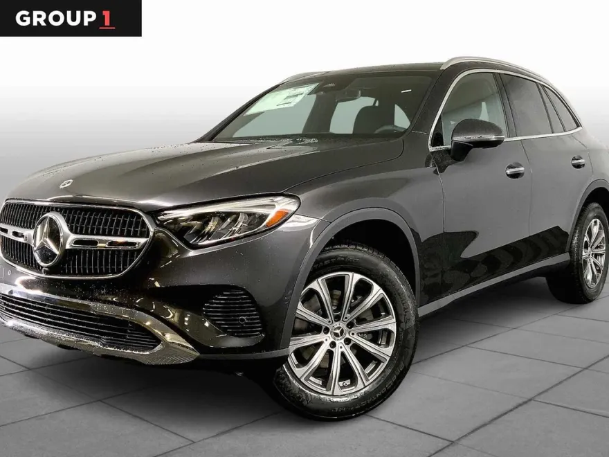 2025 Mercedes Benz GLC 300 4MATIC photo 1